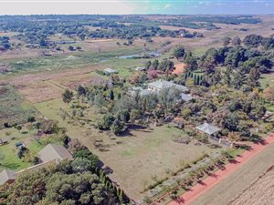 4.3 ha Smallholding in Bashewa