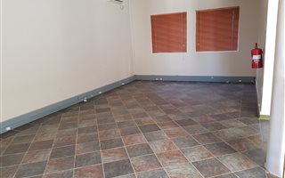 241 m² Commercial space in Bendor