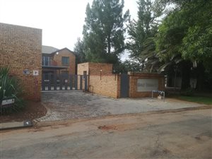 2 Bed Flat in Golf Park