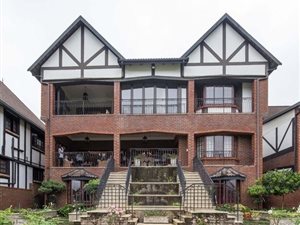 5 Bed Townhouse in Hillcrest Central