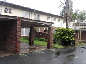 3 Bed Apartment in Manors