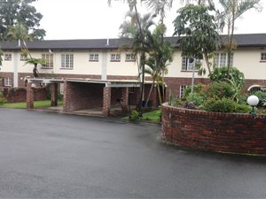 3 Bed Apartment in Manors