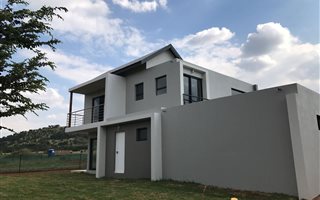 2 Bedroom House in Redstone Country Estate