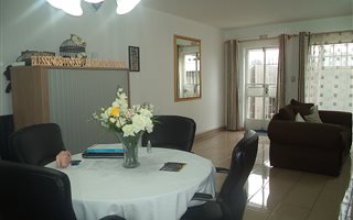 3 Bedroom Duplex in Mackenzie Park