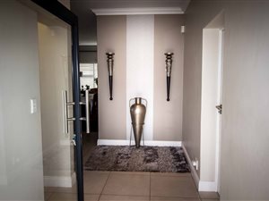 4 Bed House in Bronberg