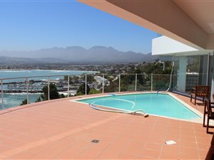 3 Bed House in Mountainside