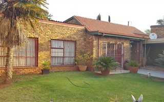 2 Bedroom Townhouse in Hennopspark