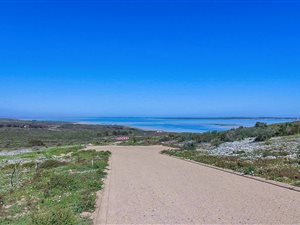 712 m² Land available in Langebaan