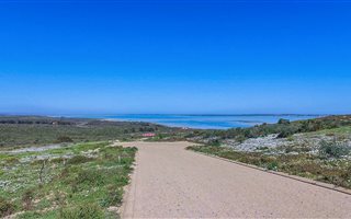 712 m² Land available in Langebaan Central