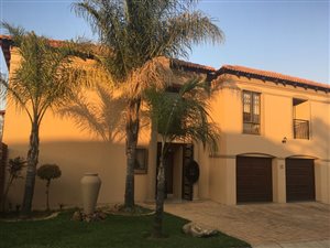 4 Bed Apartment in Meyersdal
