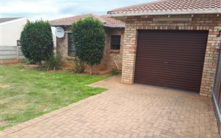 2 Bedroom Townhouse in Strelitzia Park