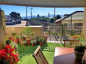 2 Bed Apartment in Mossel Bay Central
