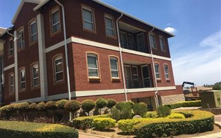 800 m² Commercial space in Fourways