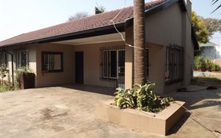 3 Bedroom House in Bordeaux