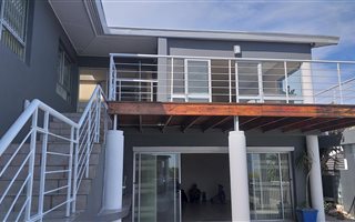 5 Bedroom House in Fresnaye