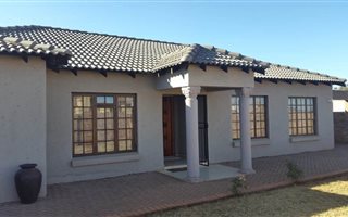 3 Bedroom House in Cultura Park