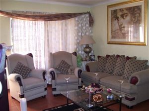 3 Bed Townhouse in Edenglen