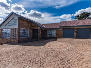 4 Bed House in Monument