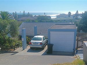 3 Bedroom House in Melkbosstrand