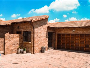 3 Bed Cluster in Honeydew Ridge