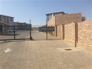 2 Bed Apartment in Rooihuiskraal North