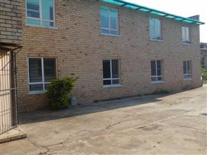 10 Bed House in Sea Cow Lake