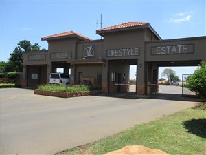 3 Bed House in Hexrivier Lifestyle Estate