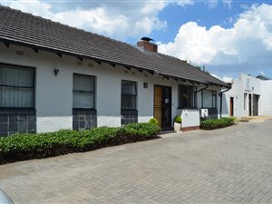 300 m² Commercial space in Parkmore