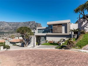 4 Bed House in Tamboerskloof