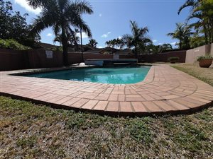 3 Bed Townhouse in Veld En Vlei