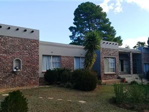 4 Bed House in De Rust