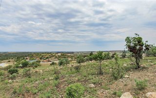832 m² Land available in Vaaloewer