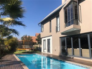 4 Bed House in Zwartkop Golf Estate