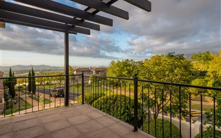 2 Bedroom Apartment in Somerset West Central