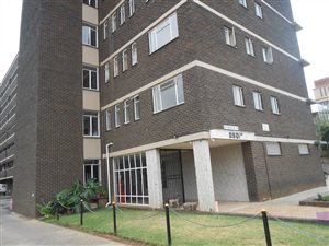 1.5 Bed Apartment in Eloffsdal