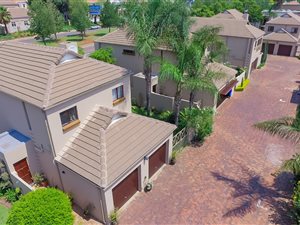 4 Bedroom Townhouse in Centurion Golf Estate