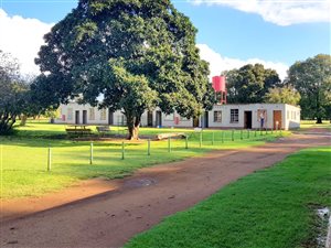 6.2 ha Farm in Hekpoort