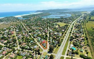 910 m² Commercial space in Sedgefield