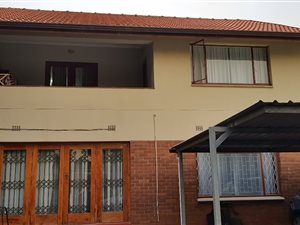 2 Bed Apartment in Clarendon