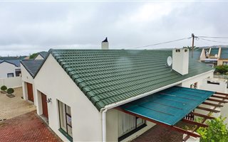 2 Bedroom House in Stilbaai