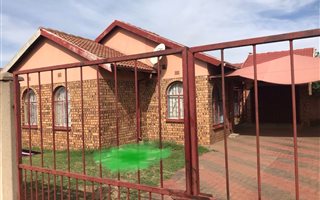 3 Bedroom House in Kwaguqa