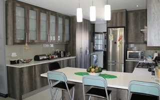 4 Bedroom House in Burgundy Estate