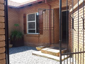 3 Bed Duet in Faerie Glen