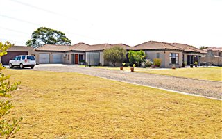 7 Bedroom House in Grootfontein Estate