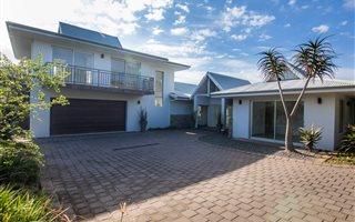 4 Bedroom House in Simbithi Estate