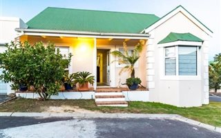 4 Bedroom House in D Urbanvale
