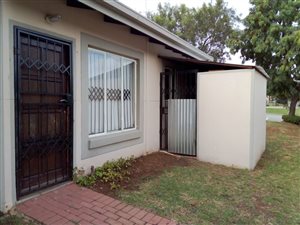 3 Bed House in Country View