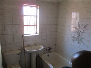 2 Bed House in Eldorado Park