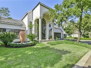 5 Bed House in Dainfern Golf Estate