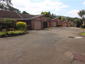 3 Bed Townhouse in Oak Park